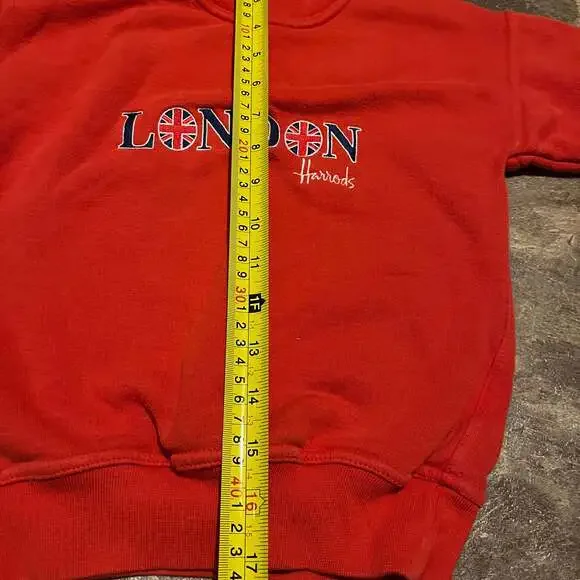 Vintage Harrods London Knightsbridge Embroidered Red Sweatshirt - Picture 5 of 6